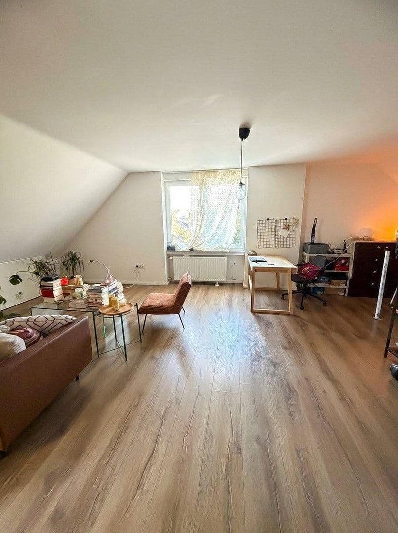 Prenájom bytu 2-izbový 55 m², Bataverstr. 28, Köln, Severné Porýnie - Westfálsko Prenájom bytu 2-izbový 55 m², Bataverstr. 28, Köln, Severné Porýnie - Westfálsko