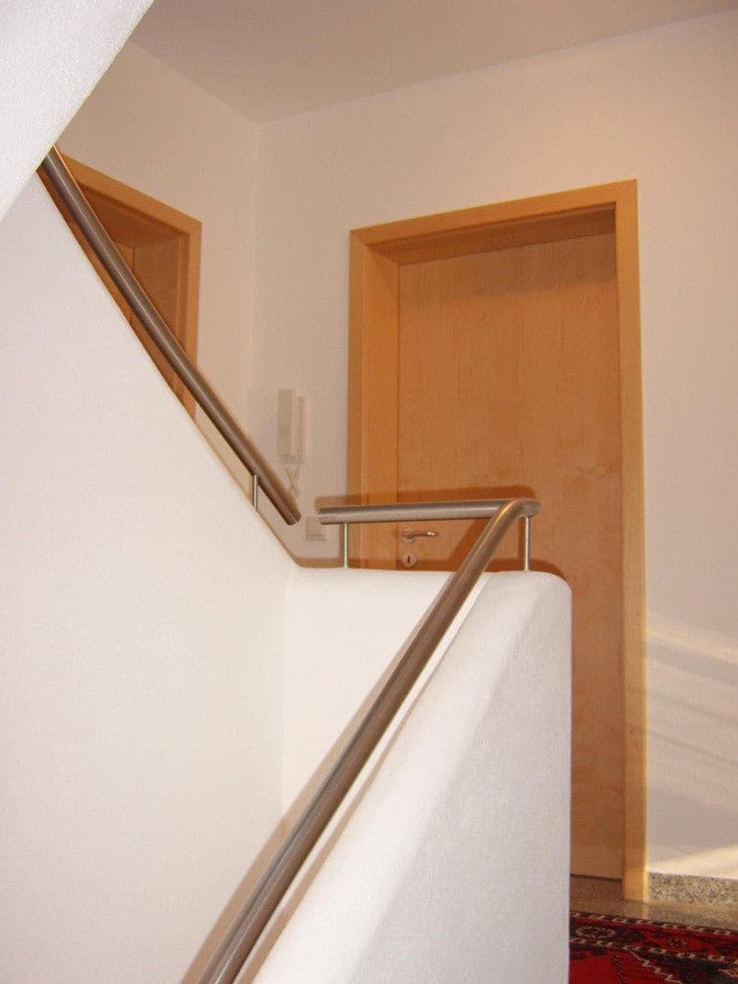 Prenájom domu 210 m², pozemok 500 m², Elkofener Weg 31, Grafing b. München, Bavorsko Prenájom domu 210 m², pozemok 500 m², Elkofener Weg 31, Grafing b. München, Bavorsko