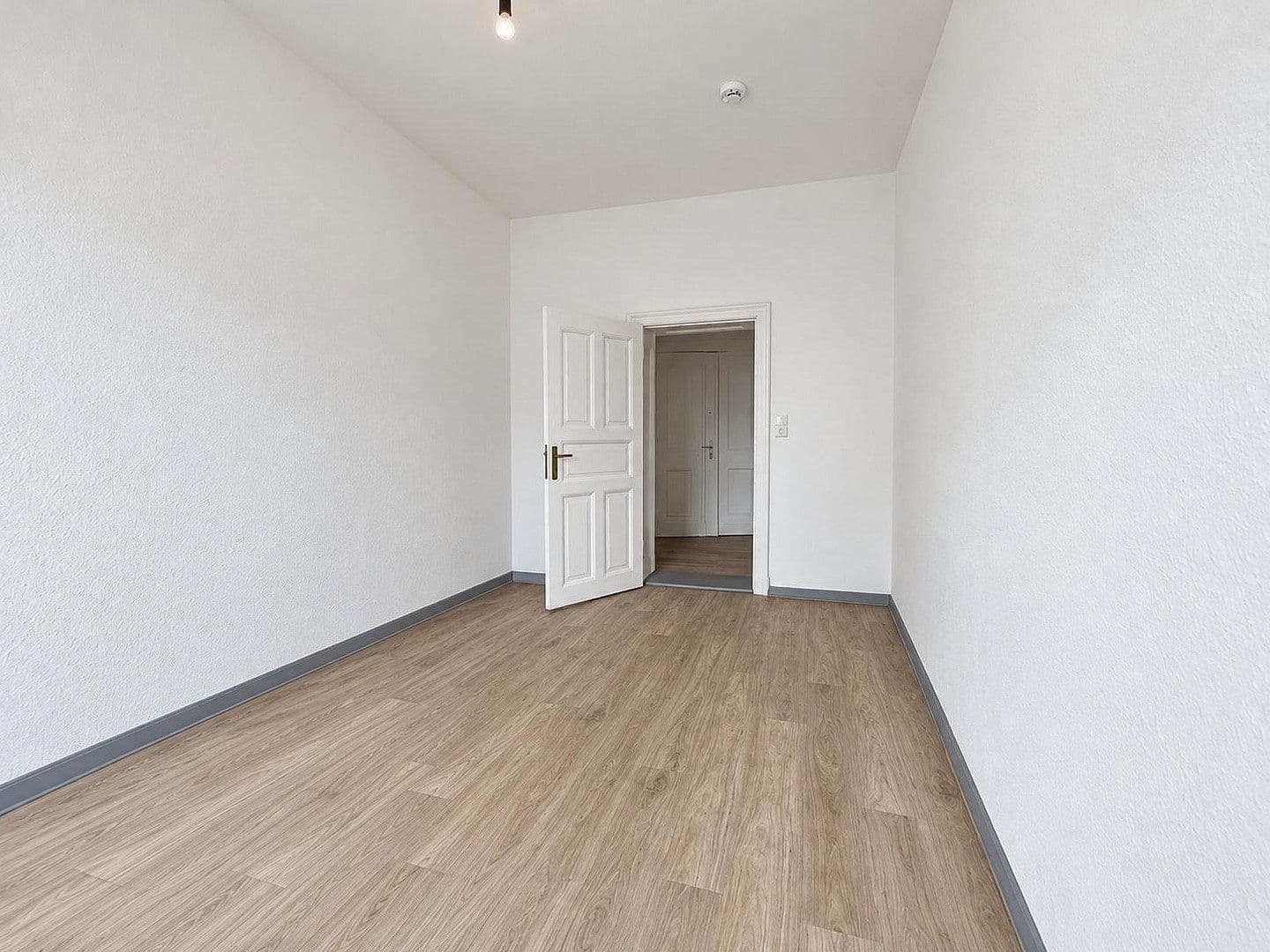 Prenájom bytu 3-izbový 85 m², Rathenow, Brandenbursko Prenájom bytu 3-izbový 85 m², Rathenow, Brandenbursko