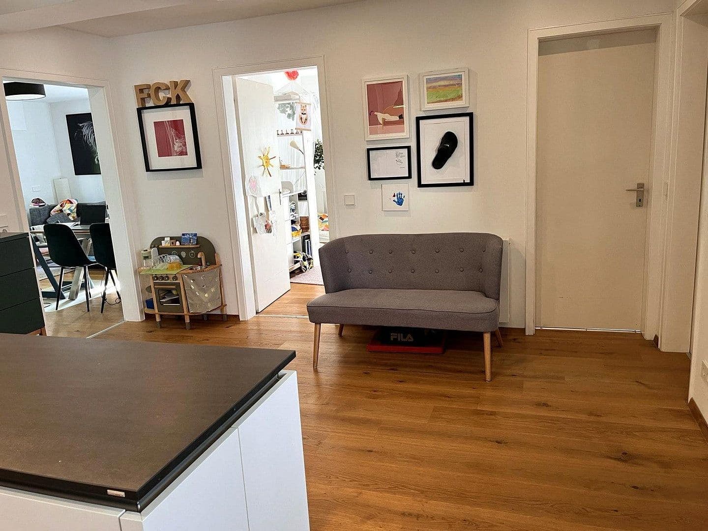 Predaj bytu 4-izbový 113 m², Stuttgart, Bádensko-Wurttembersko Predaj bytu 4-izbový 113 m², Stuttgart, Bádensko-Wurttembersko