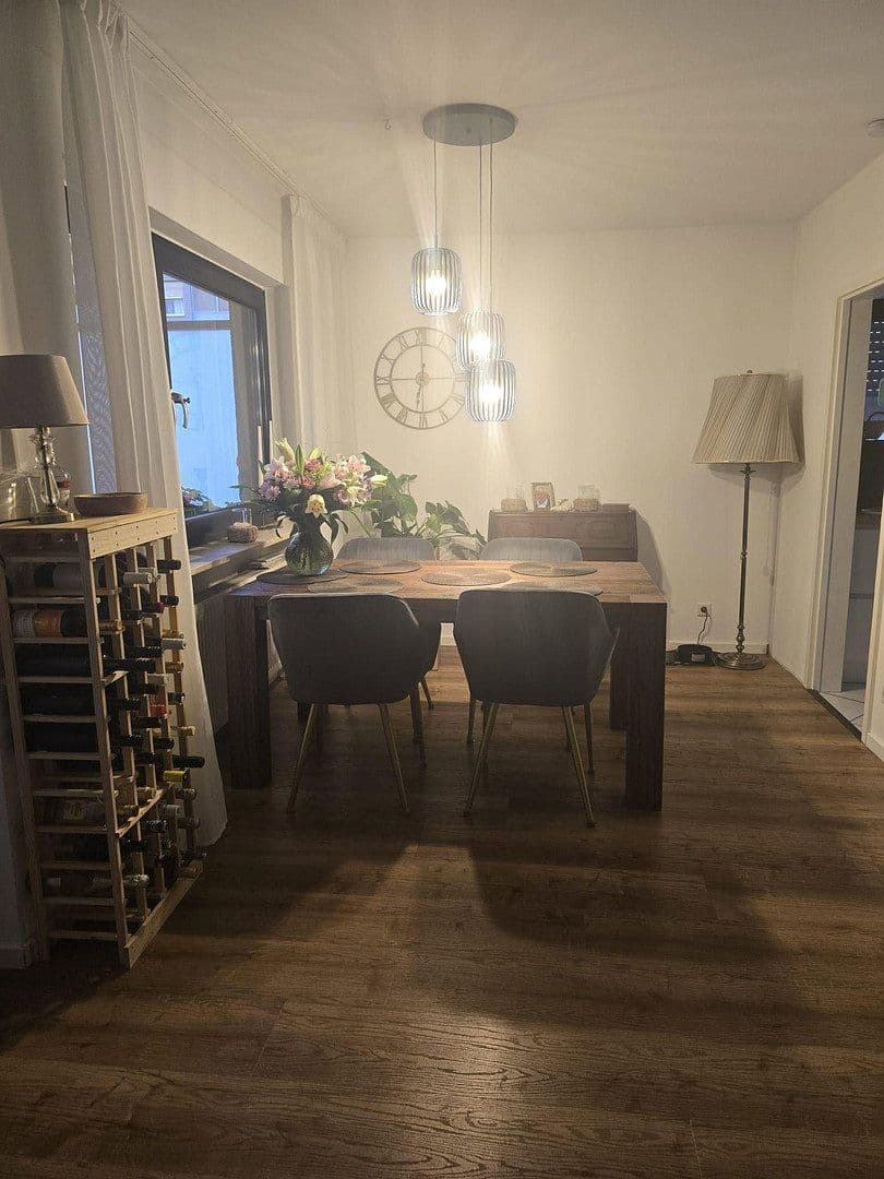 Prenájom bytu 3-izbový 83 m², Akademiestr. 27, Hanau, Hesensko Prenájom bytu 3-izbový 83 m², Akademiestr. 27, Hanau, Hesensko