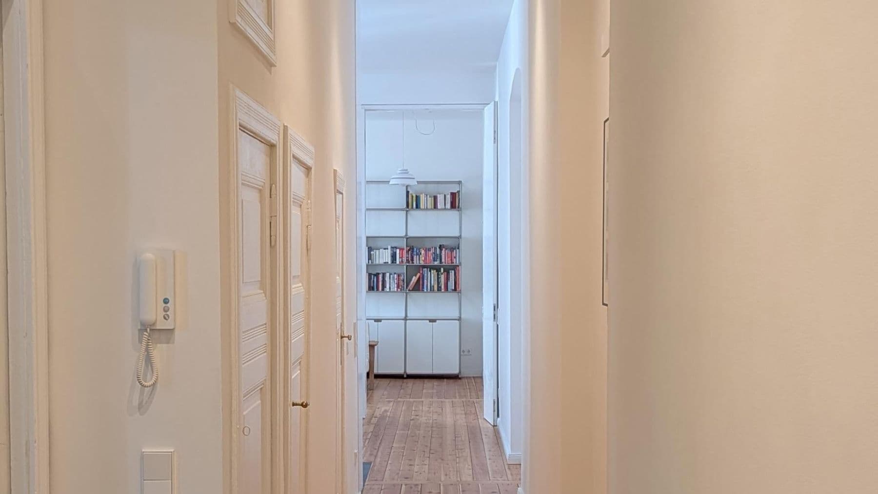 Prenájom bytu 4-izbový 85 m², Prager Str. 5, Berlin, Berlín Prenájom bytu 4-izbový 85 m², Prager Str. 5, Berlin, Berlín