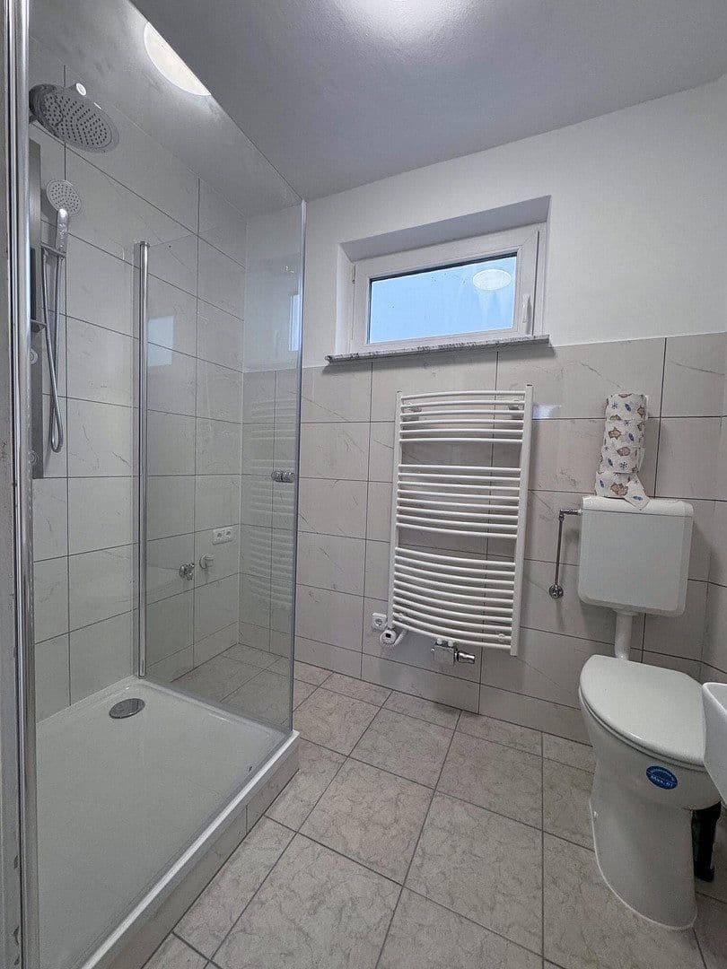 Predaj nebytového priestoru 3.902 m², Großkarlbach, Porýnie-Falcko Predaj nebytového priestoru 3.902 m², Großkarlbach, Porýnie-Falcko