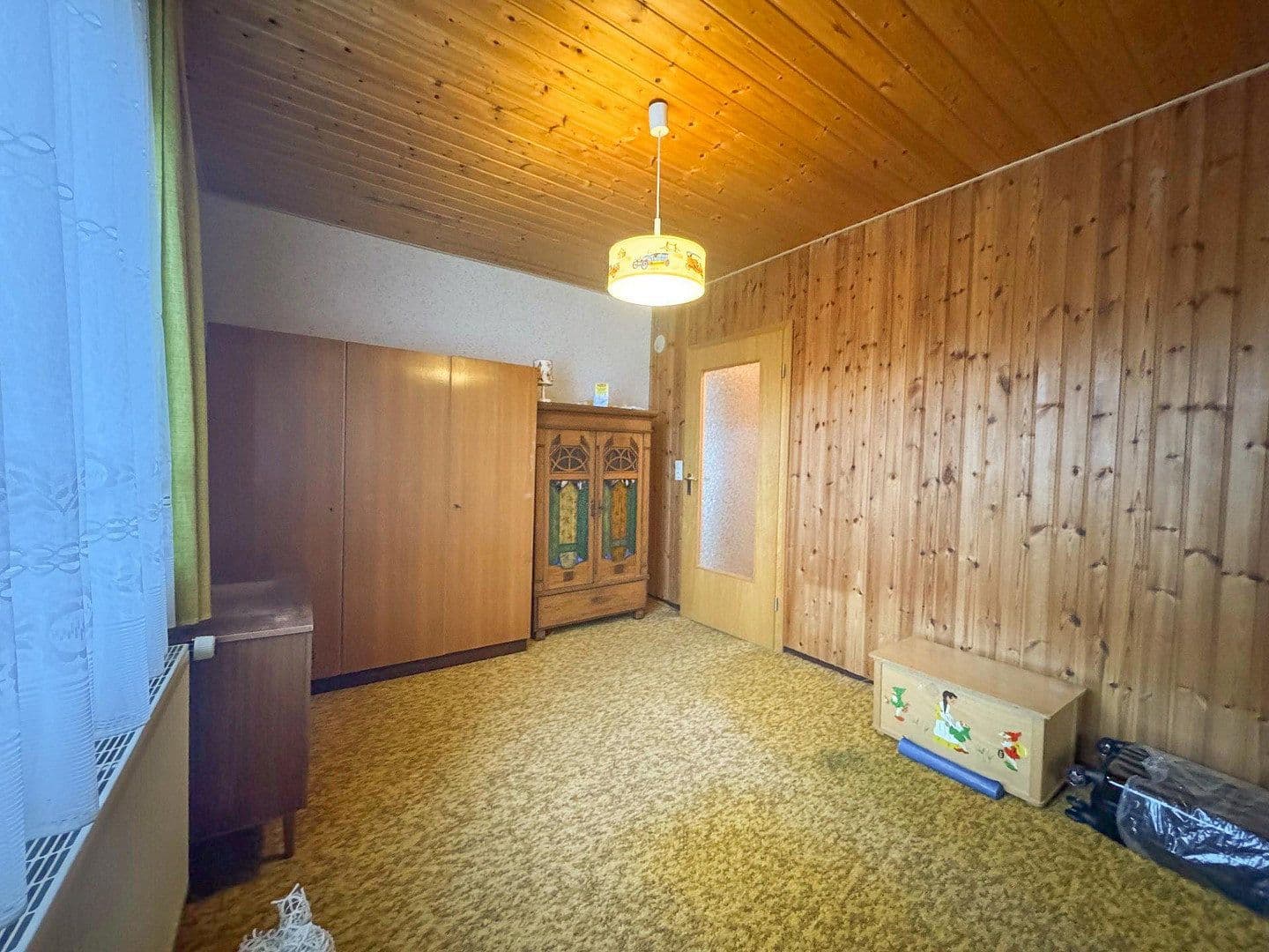 Predaj nebytového priestoru 3.902 m², Großkarlbach, Porýnie-Falcko Predaj nebytového priestoru 3.902 m², Großkarlbach, Porýnie-Falcko