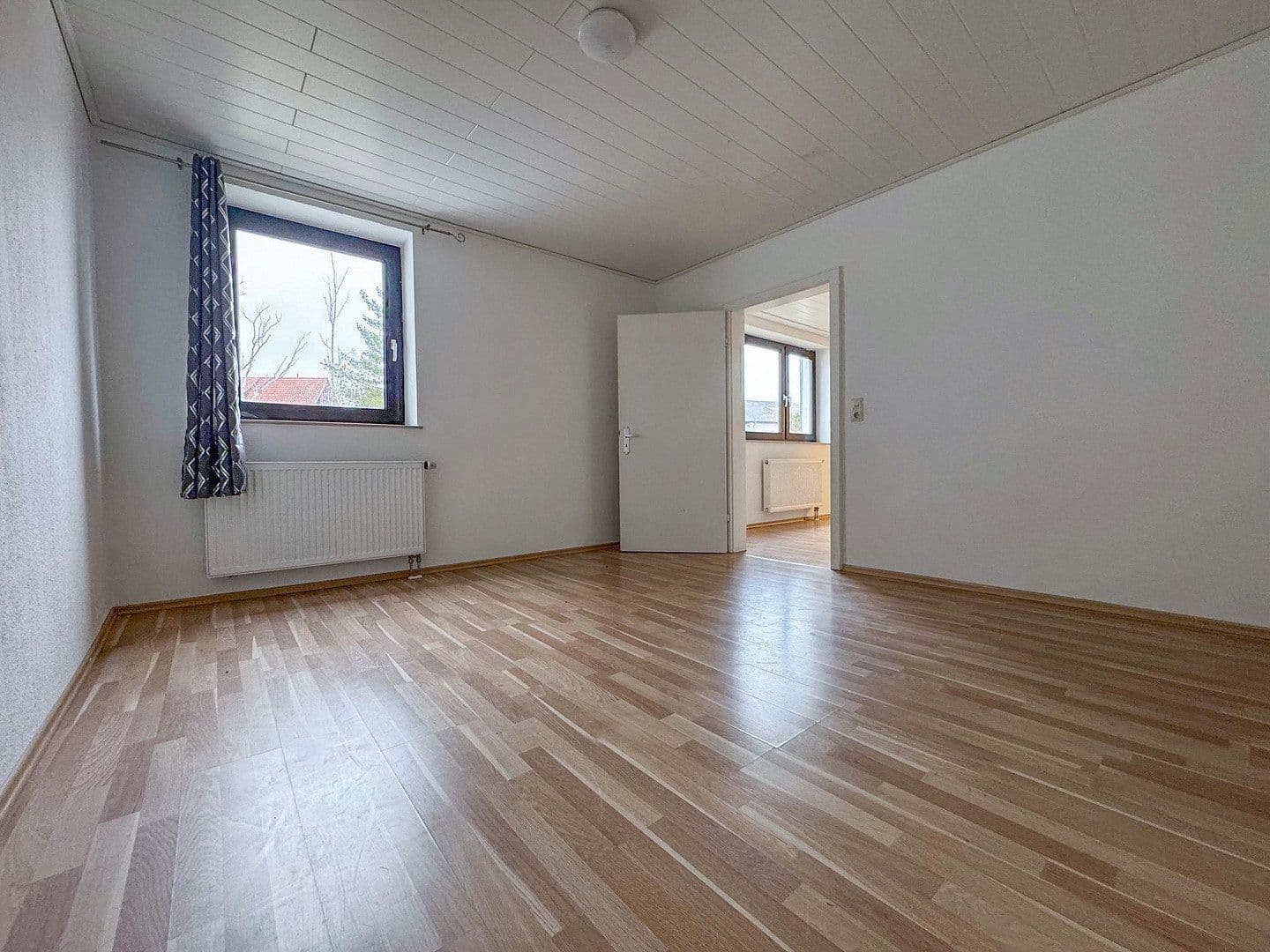 Predaj nebytového priestoru 3.902 m², Großkarlbach, Porýnie-Falcko Predaj nebytového priestoru 3.902 m², Großkarlbach, Porýnie-Falcko