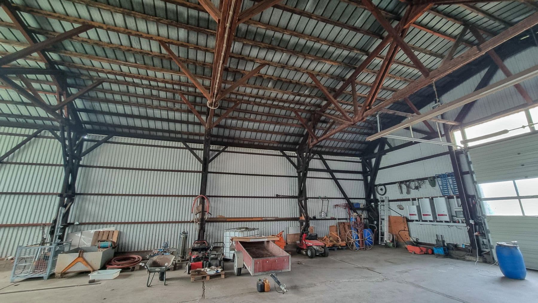 Predaj nebytového priestoru 3.902 m², Großkarlbach, Porýnie-Falcko Predaj nebytového priestoru 3.902 m², Großkarlbach, Porýnie-Falcko