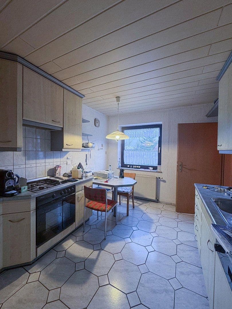 Predaj nebytového priestoru 3.902 m², Großkarlbach, Porýnie-Falcko Predaj nebytového priestoru 3.902 m², Großkarlbach, Porýnie-Falcko