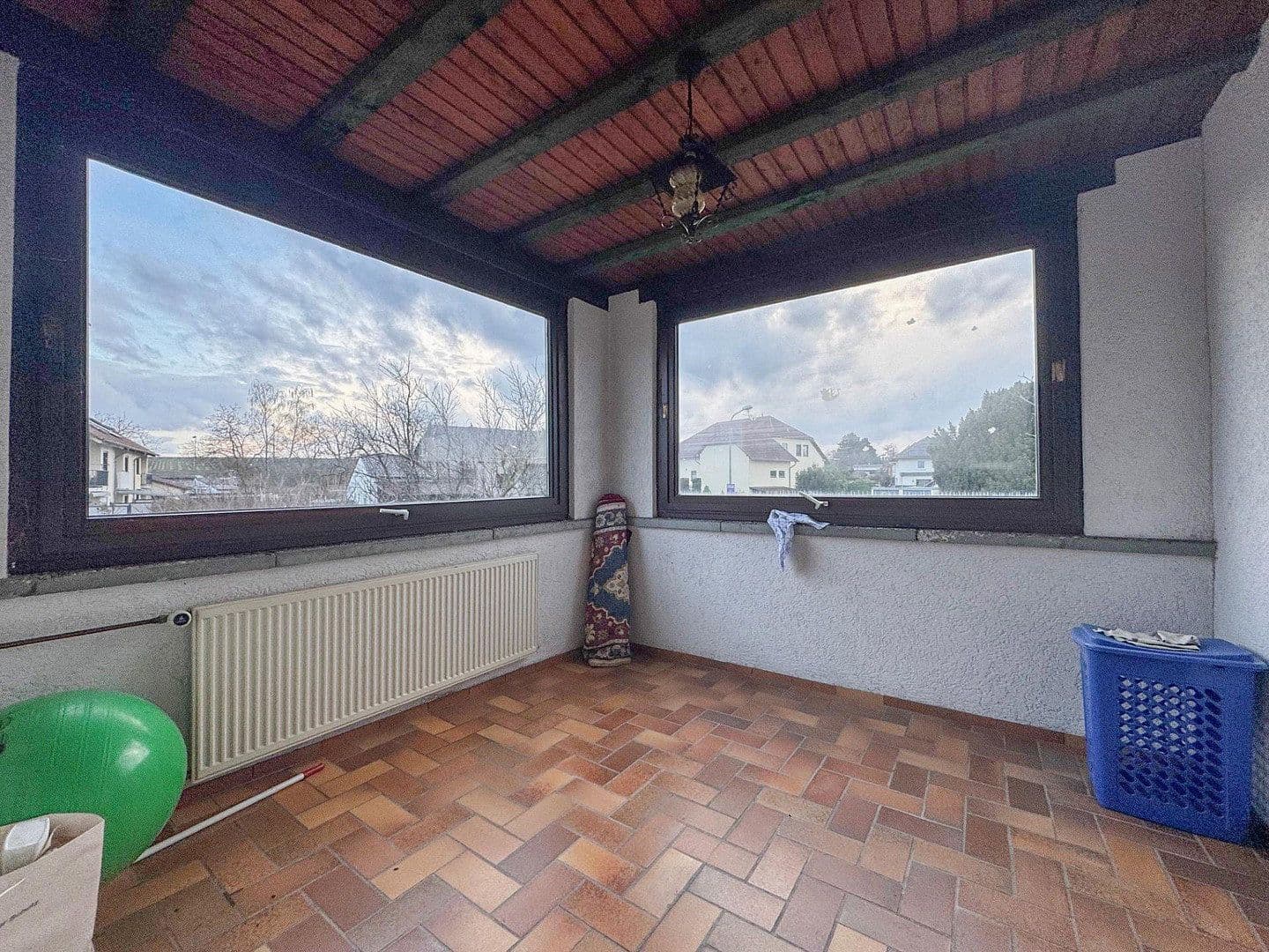 Predaj nebytového priestoru 3.902 m², Großkarlbach, Porýnie-Falcko Predaj nebytového priestoru 3.902 m², Großkarlbach, Porýnie-Falcko