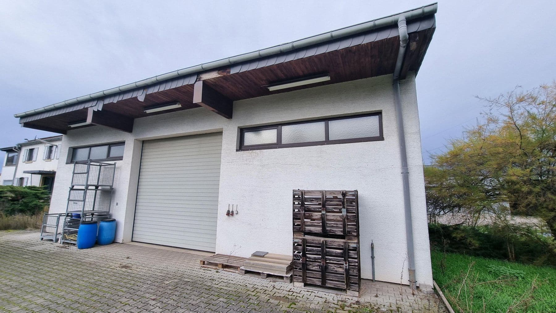 Predaj nebytového priestoru 3.902 m², Großkarlbach, Porýnie-Falcko Predaj nebytového priestoru 3.902 m², Großkarlbach, Porýnie-Falcko