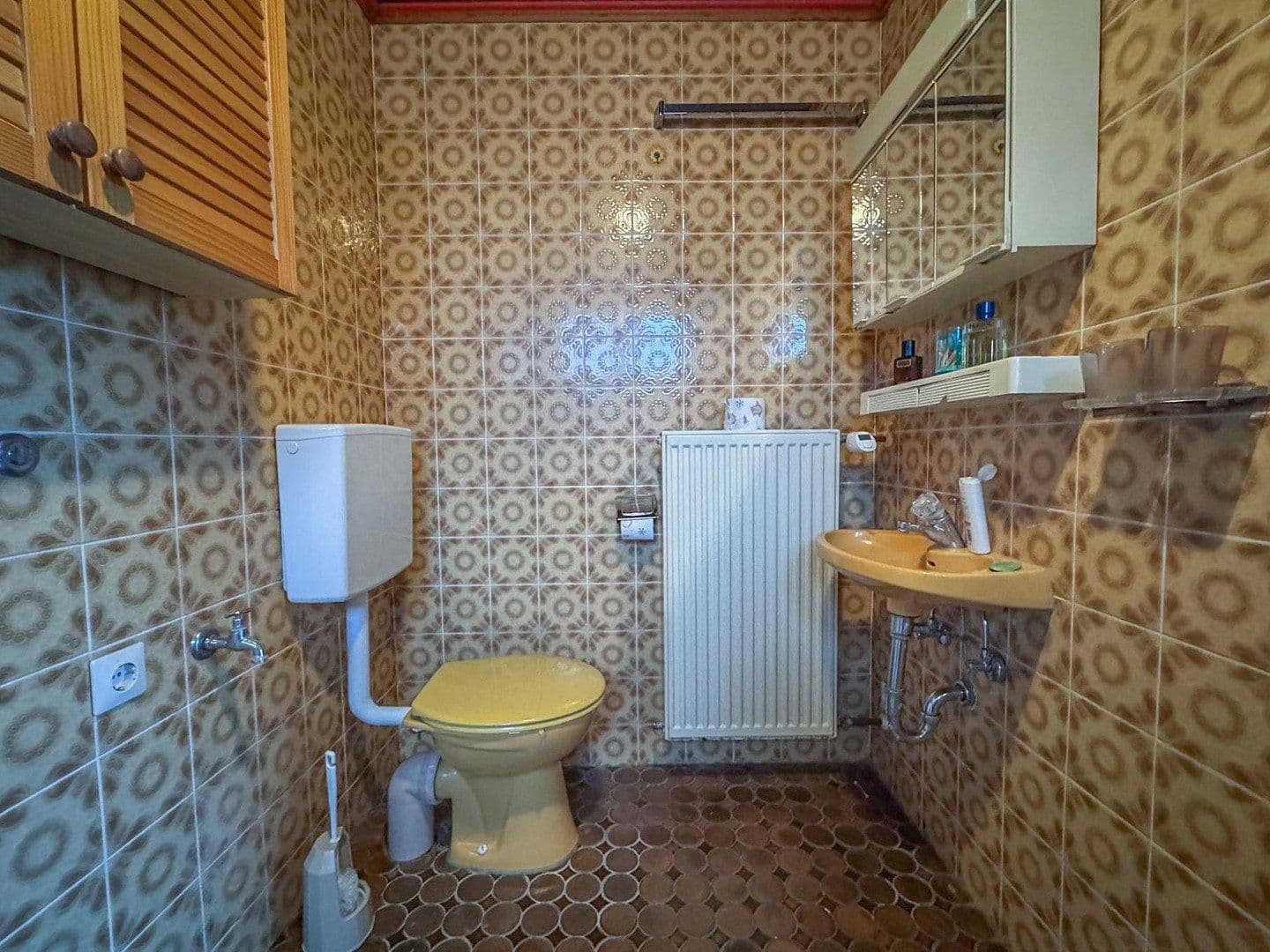 Predaj nebytového priestoru 3.902 m², Großkarlbach, Porýnie-Falcko Predaj nebytového priestoru 3.902 m², Großkarlbach, Porýnie-Falcko