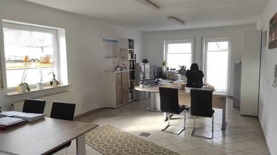 Predaj domu 170 m², pozemok 334 m², Baunatal, Hesensko Predaj domu 170 m², pozemok 334 m², Baunatal, Hesensko