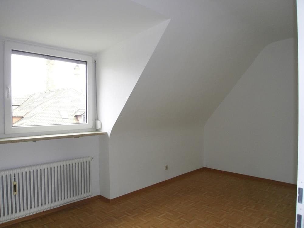 Prenájom bytu 4-izbový 81 m², Fritz-von-Röth-Straße 28, Nürnberg, Bavorsko Prenájom bytu 4-izbový 81 m², Fritz-von-Röth-Straße 28, Nürnberg, Bavorsko