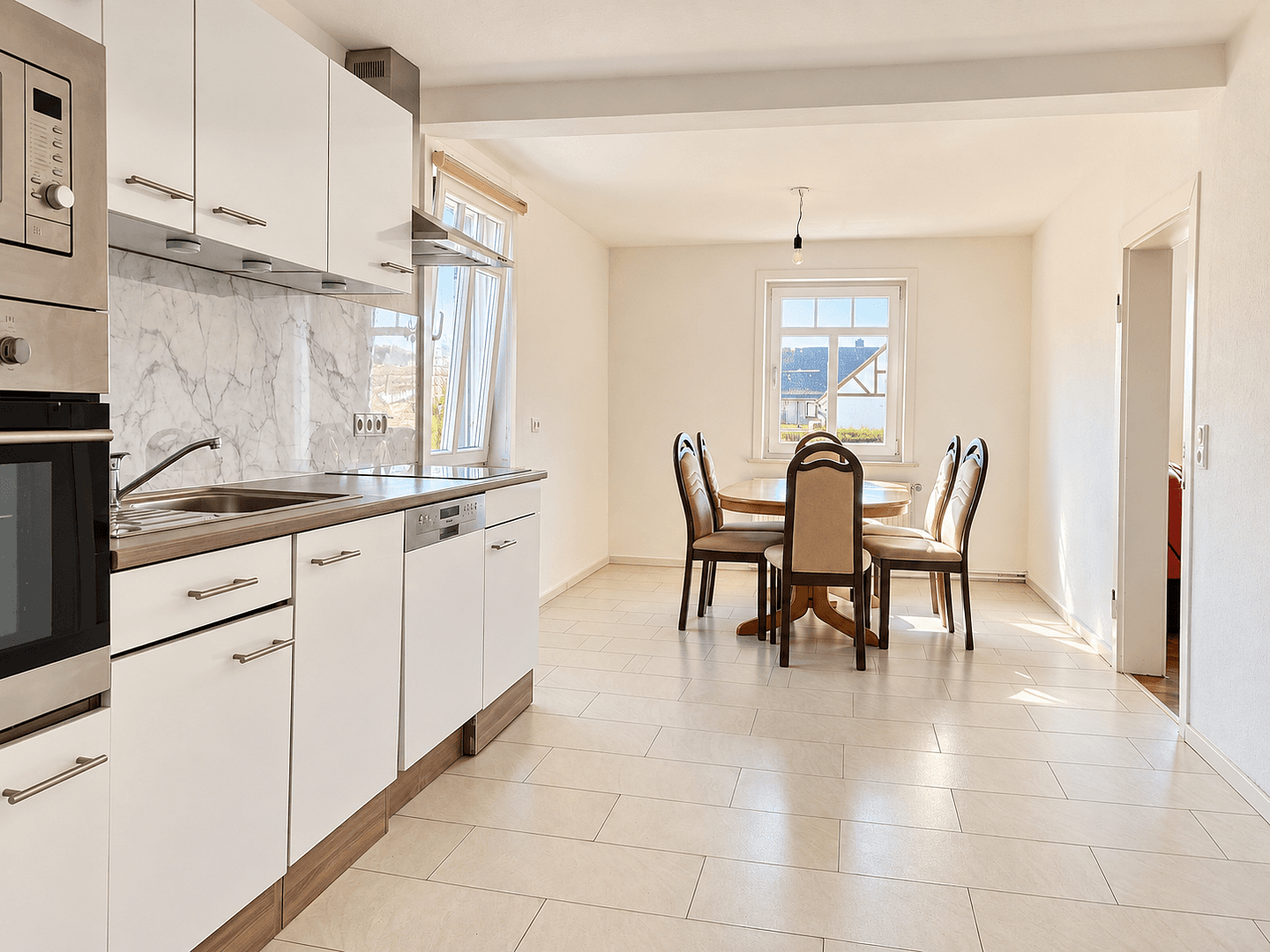 Prenájom bytu 3-izbový 77 m², Marburger Straße 9, Burgwald, Hesensko Prenájom bytu 3-izbový 77 m², Marburger Straße 9, Burgwald, Hesensko