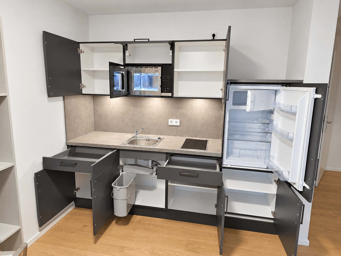 Prenájom bytu 1-izbový 26 m², Maximilianstrasse 43, Nürnberg, Bavorsko Prenájom bytu 1-izbový 26 m², Maximilianstrasse 43, Nürnberg, Bavorsko