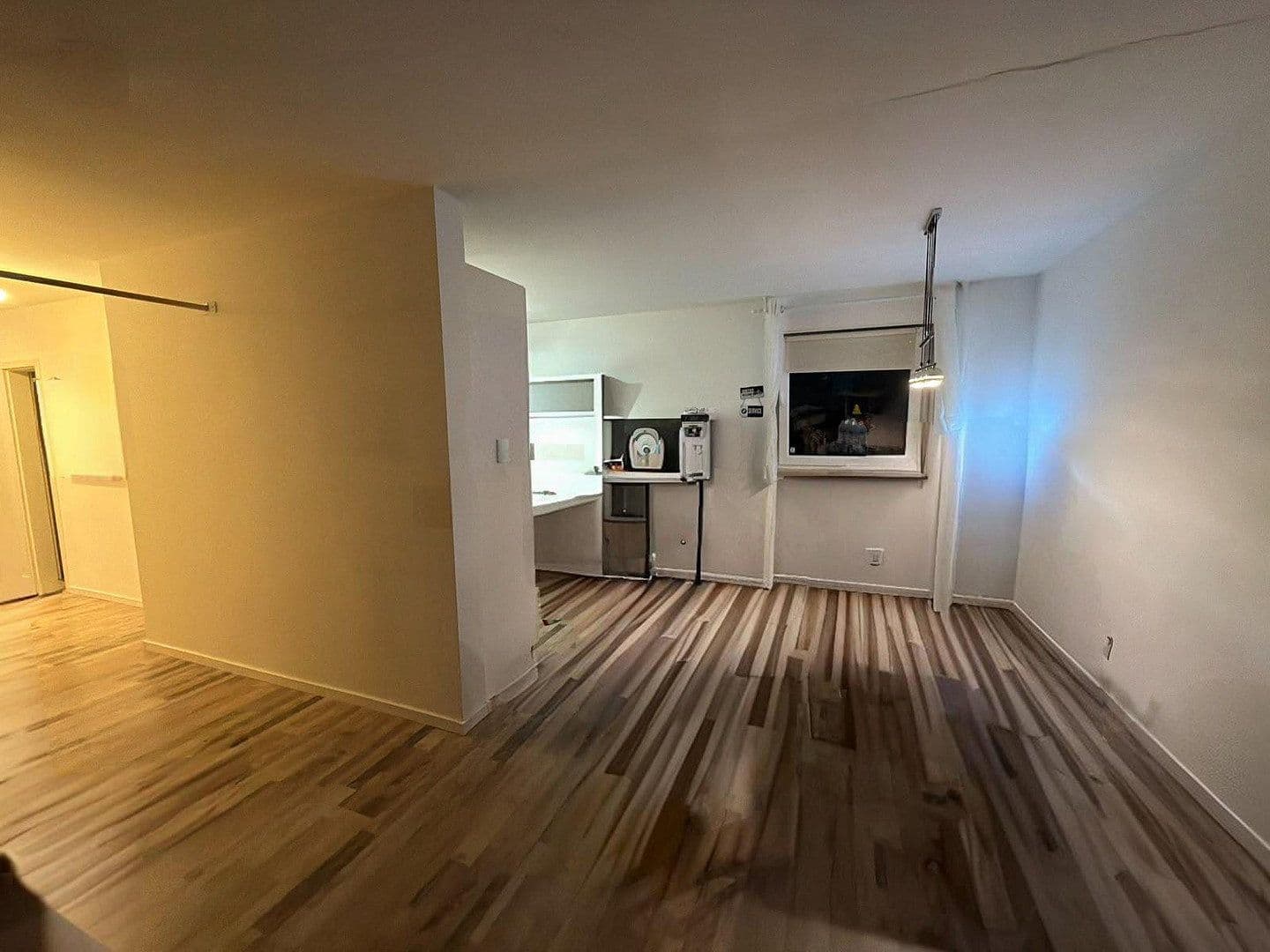 Prenájom bytu 3-izbový 92 m², Frankfurt am Main, Hesensko Prenájom bytu 3-izbový 92 m², Frankfurt am Main, Hesensko