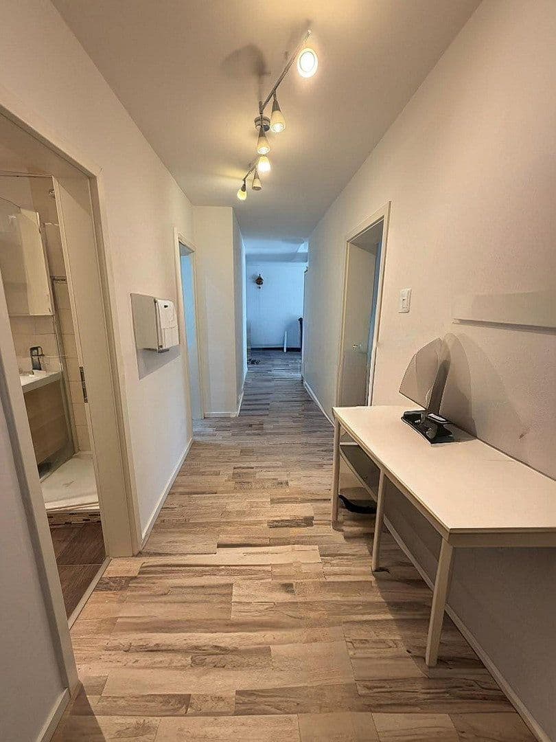 Prenájom bytu 3-izbový 92 m², Frankfurt am Main, Hesensko Prenájom bytu 3-izbový 92 m², Frankfurt am Main, Hesensko