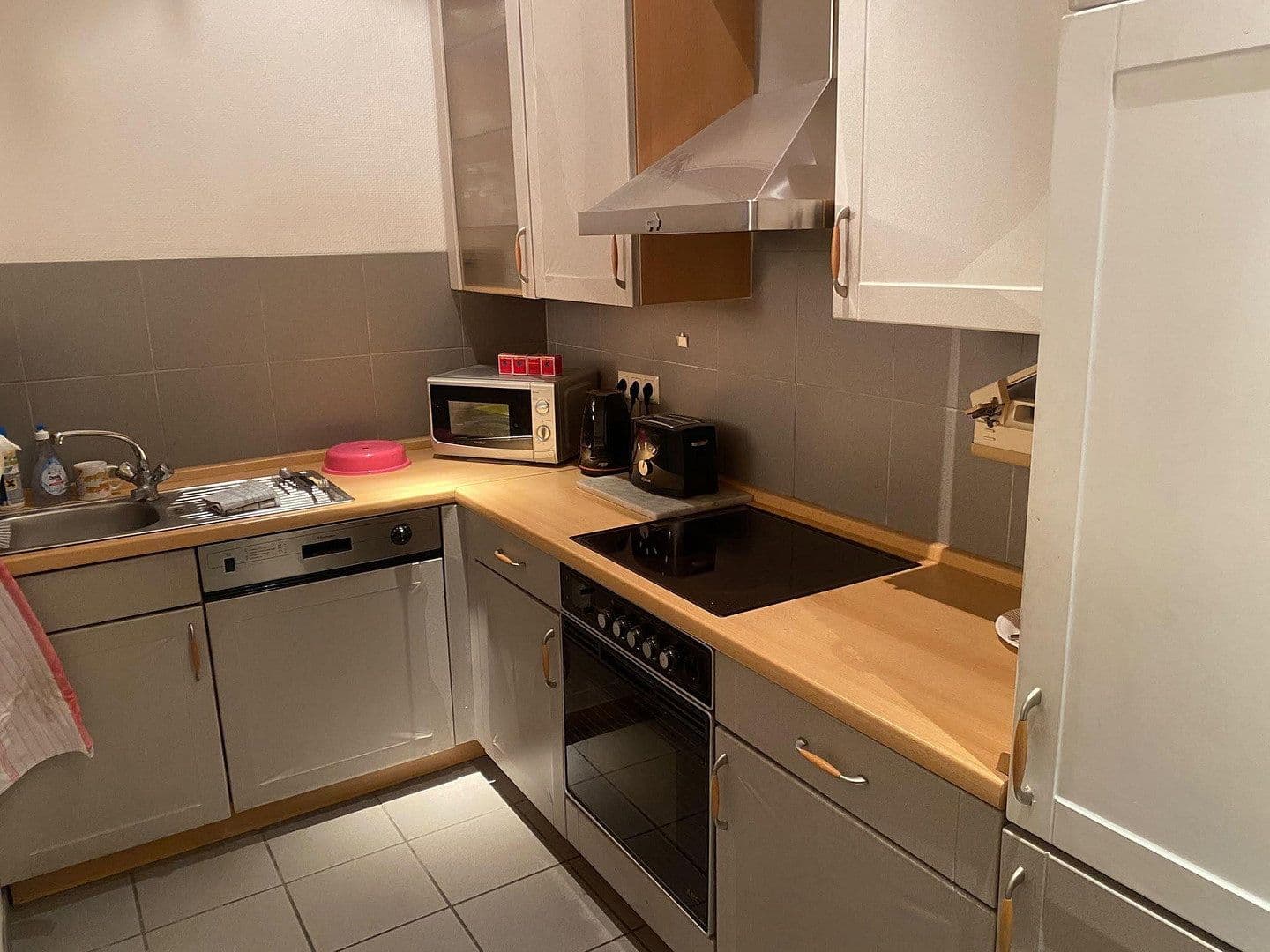 Prenájom bytu 6-izbový 246 m², Velbert, Severné Porýnie - Westfálsko Prenájom bytu 6-izbový 246 m², Velbert, Severné Porýnie - Westfálsko