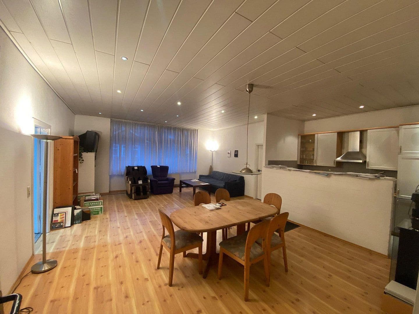 Prenájom bytu 6-izbový 246 m², Velbert, Severné Porýnie - Westfálsko Prenájom bytu 6-izbový 246 m², Velbert, Severné Porýnie - Westfálsko