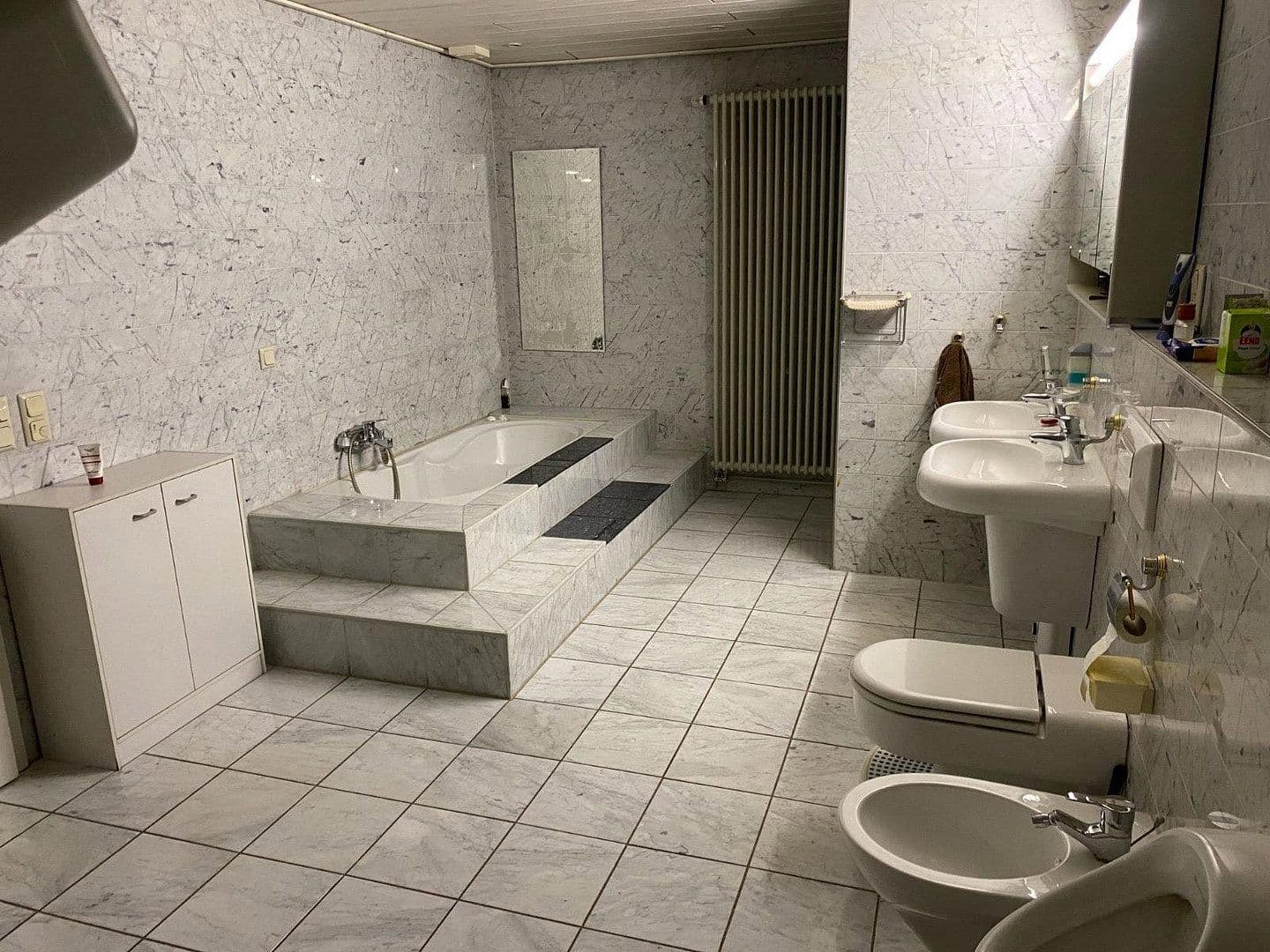 Prenájom bytu 6-izbový 246 m², Velbert, Severné Porýnie - Westfálsko Prenájom bytu 6-izbový 246 m², Velbert, Severné Porýnie - Westfálsko