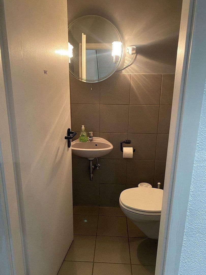 Prenájom bytu 6-izbový 246 m², Velbert, Severné Porýnie - Westfálsko Prenájom bytu 6-izbový 246 m², Velbert, Severné Porýnie - Westfálsko