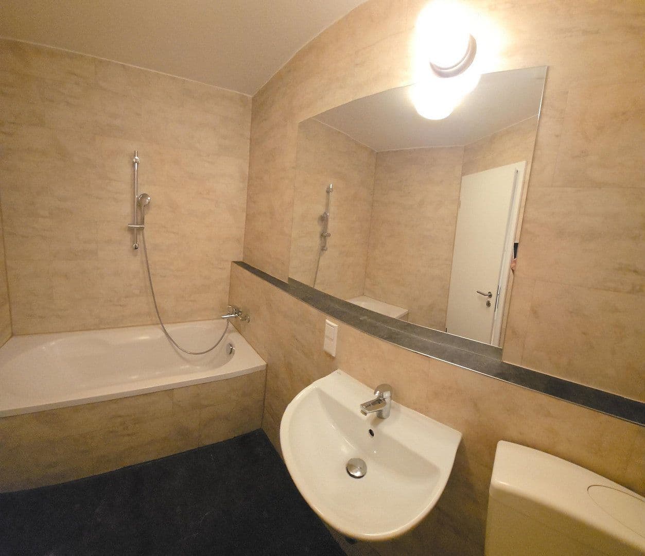 Predaj bytu 2-izbový 67 m², Börnestraße 15, Berlin Weißensee, Berlín Predaj bytu 2-izbový 67 m², Börnestraße 15, Berlin Weißensee, Berlín