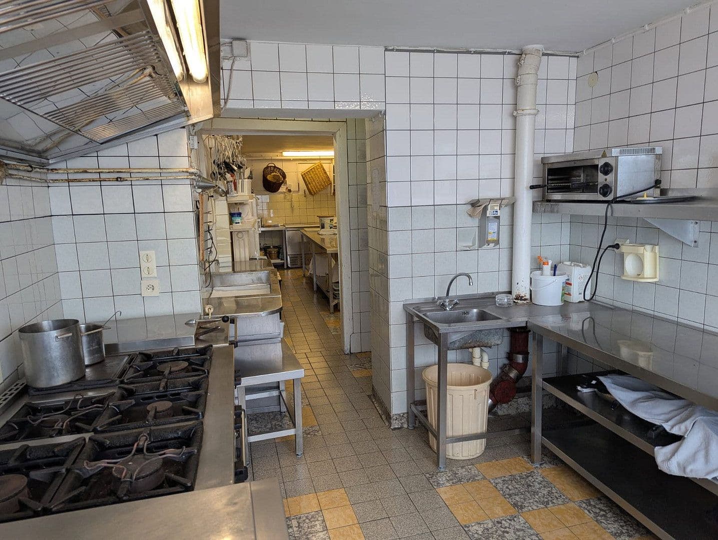 Predaj nebytového priestoru 567 m², Kerwerstraße 1–5, Cochem, Porýnie-Falcko Predaj nebytového priestoru 567 m², Kerwerstraße 1–5, Cochem, Porýnie-Falcko