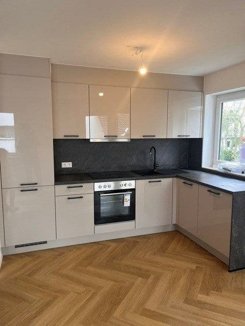 Prenájom bytu 2-izbový 61 m², Kehl, Bádensko-Wurttembersko Prenájom bytu 2-izbový 61 m², Kehl, Bádensko-Wurttembersko