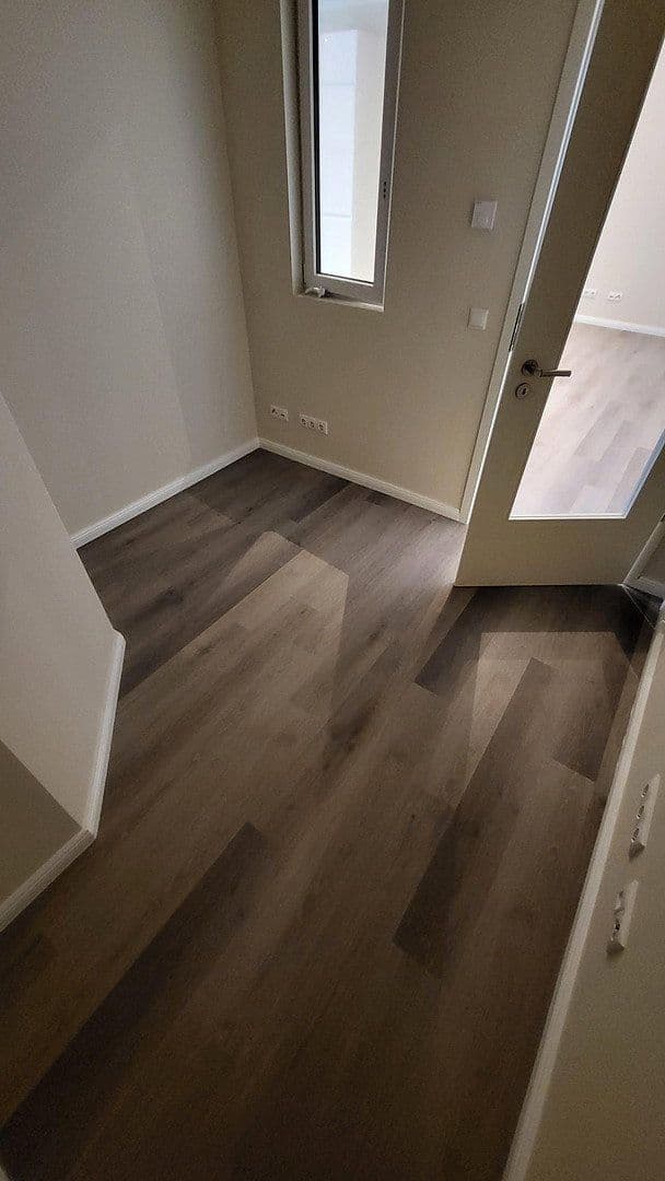 Prenájom bytu 5-izbový 128 m², Moritzstraße 68, Wiesbaden, Hesensko Prenájom bytu 5-izbový 128 m², Moritzstraße 68, Wiesbaden, Hesensko