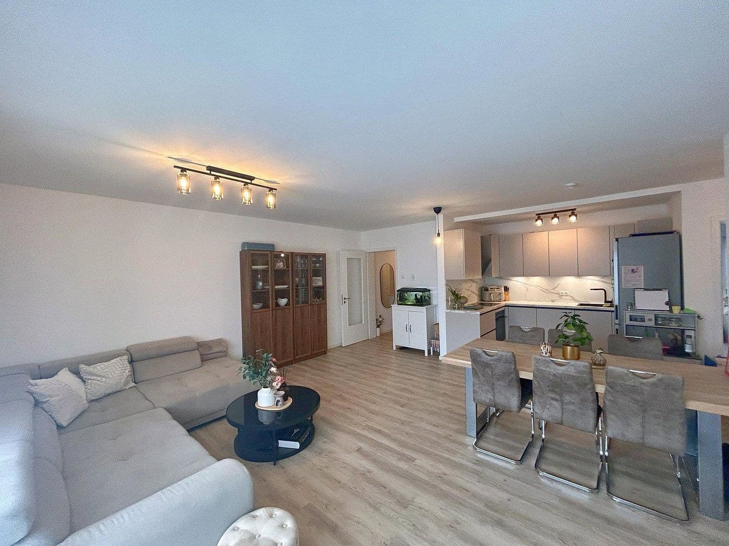 Prenájom bytu 3-izbový 87 m², Adolf-Sänger-Weg 12, Kreuztal, Severné Porýnie - Westfálsko Prenájom bytu 3-izbový 87 m², Adolf-Sänger-Weg 12, Kreuztal, Severné Porýnie - Westfálsko