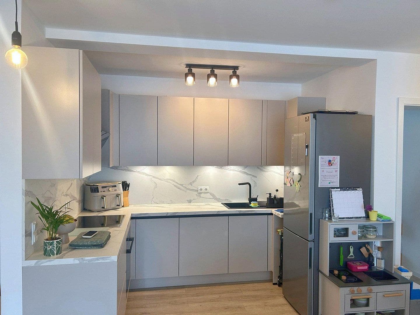 Prenájom bytu 3-izbový 87 m², Adolf-Sänger-Weg 12, Kreuztal, Severné Porýnie - Westfálsko Prenájom bytu 3-izbový 87 m², Adolf-Sänger-Weg 12, Kreuztal, Severné Porýnie - Westfálsko