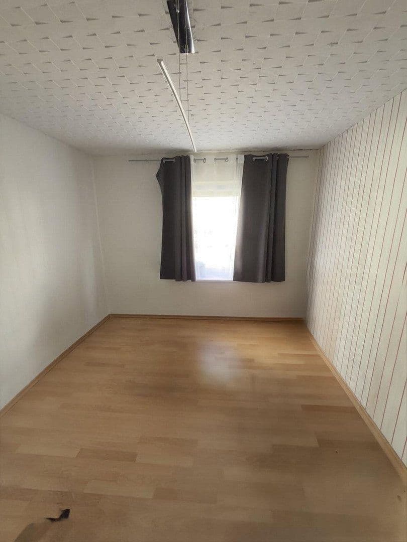 Predaj domu 234 m², pozemok 465 m², Oberstraße 22, Faid, Porýnie-Falcko Predaj domu 234 m², pozemok 465 m², Oberstraße 22, Faid, Porýnie-Falcko