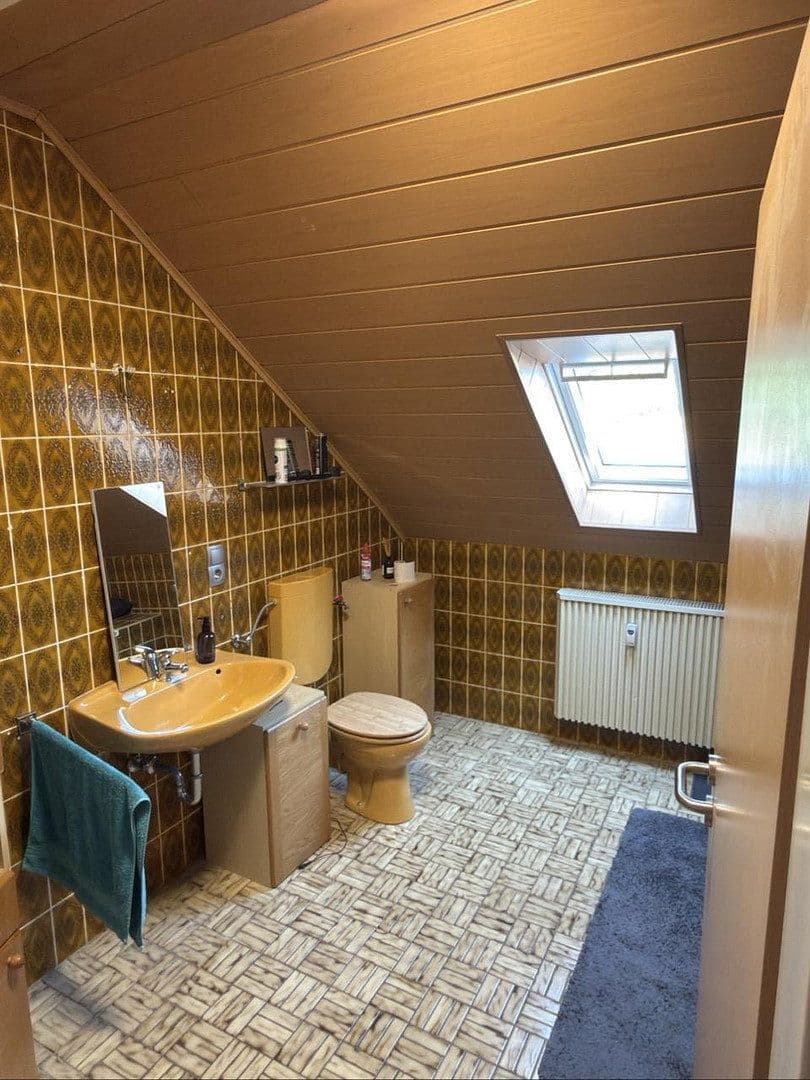Predaj domu 234 m², pozemok 465 m², Oberstraße 22, Faid, Porýnie-Falcko Predaj domu 234 m², pozemok 465 m², Oberstraße 22, Faid, Porýnie-Falcko