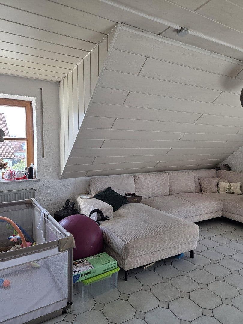 Prenájom bytu 3-izbový 90 m², Aufkirchener Weg 12, Erding, Bavorsko Prenájom bytu 3-izbový 90 m², Aufkirchener Weg 12, Erding, Bavorsko