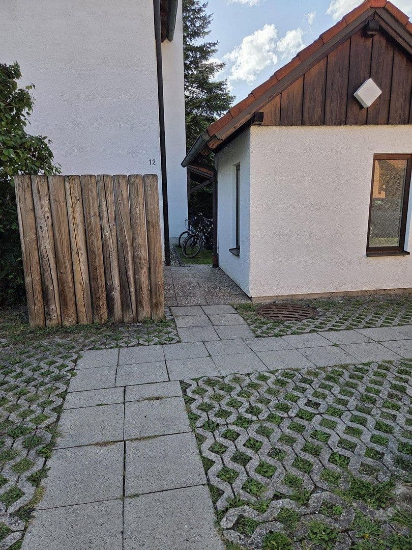 Prenájom bytu 3-izbový 90 m², Aufkirchener Weg 12, Erding, Bavorsko Prenájom bytu 3-izbový 90 m², Aufkirchener Weg 12, Erding, Bavorsko