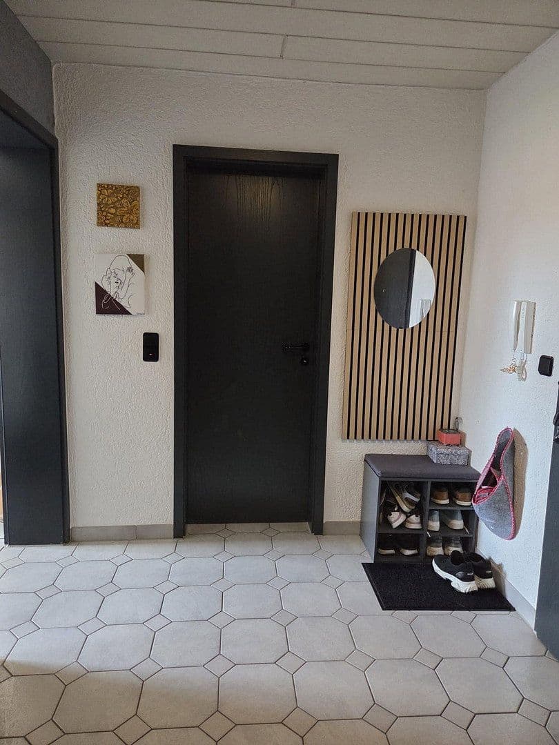 Prenájom bytu 3-izbový 90 m², Aufkirchener Weg 12, Erding, Bavorsko Prenájom bytu 3-izbový 90 m², Aufkirchener Weg 12, Erding, Bavorsko