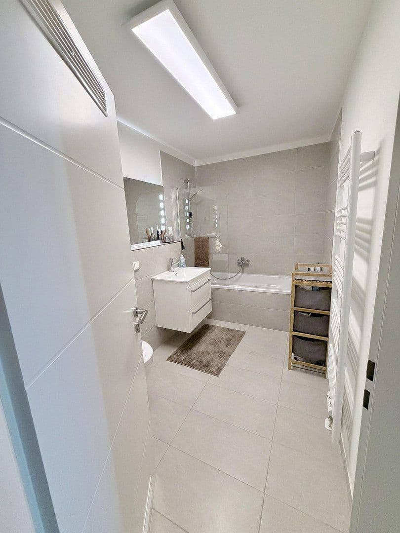 Predaj bytu 3-izbový 84 m², Köln, Severné Porýnie - Westfálsko Predaj bytu 3-izbový 84 m², Köln, Severné Porýnie - Westfálsko