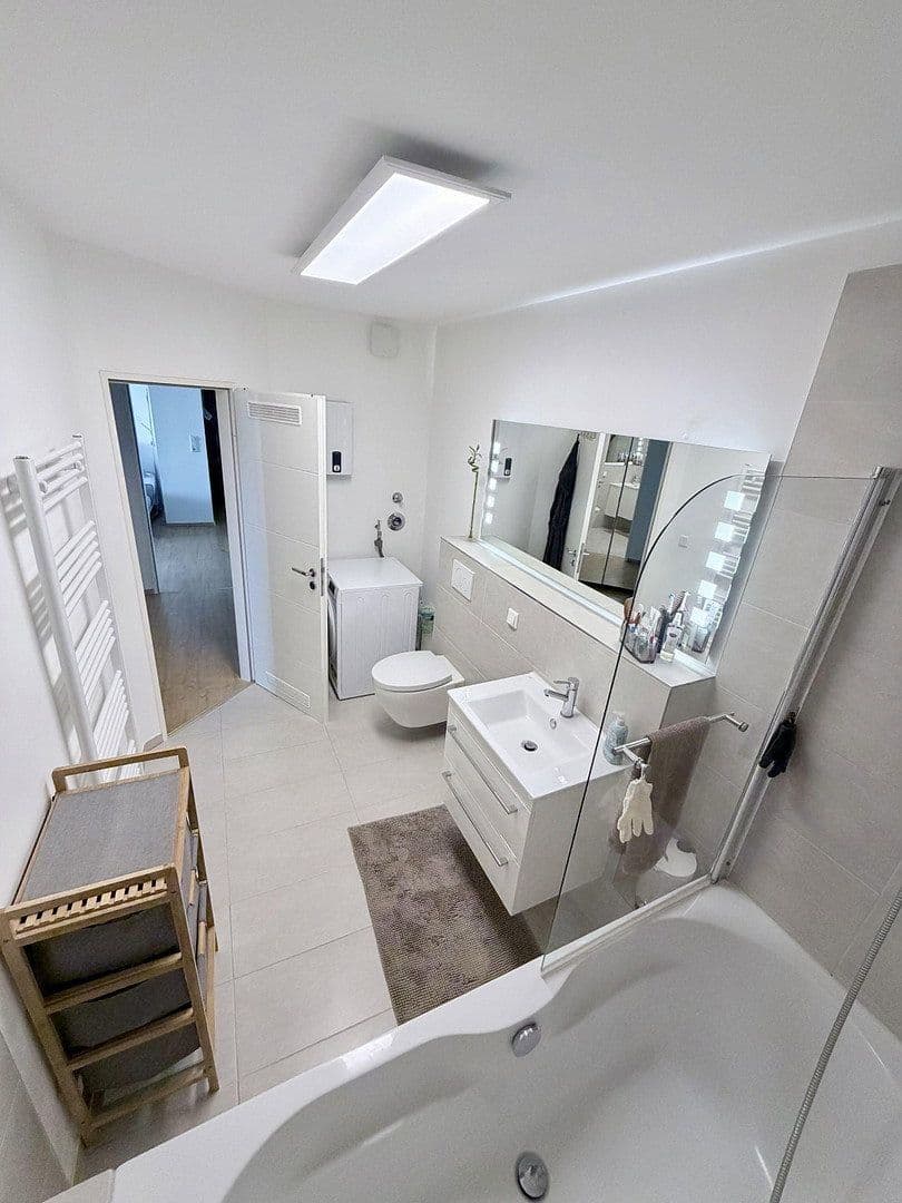 Predaj bytu 3-izbový 84 m², Köln, Severné Porýnie - Westfálsko Predaj bytu 3-izbový 84 m², Köln, Severné Porýnie - Westfálsko
