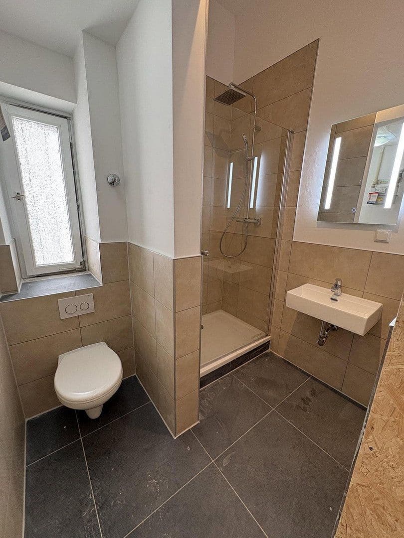 Prenájom bytu 3-izbový 84 m², Frankfurt, Hesensko Prenájom bytu 3-izbový 84 m², Frankfurt, Hesensko