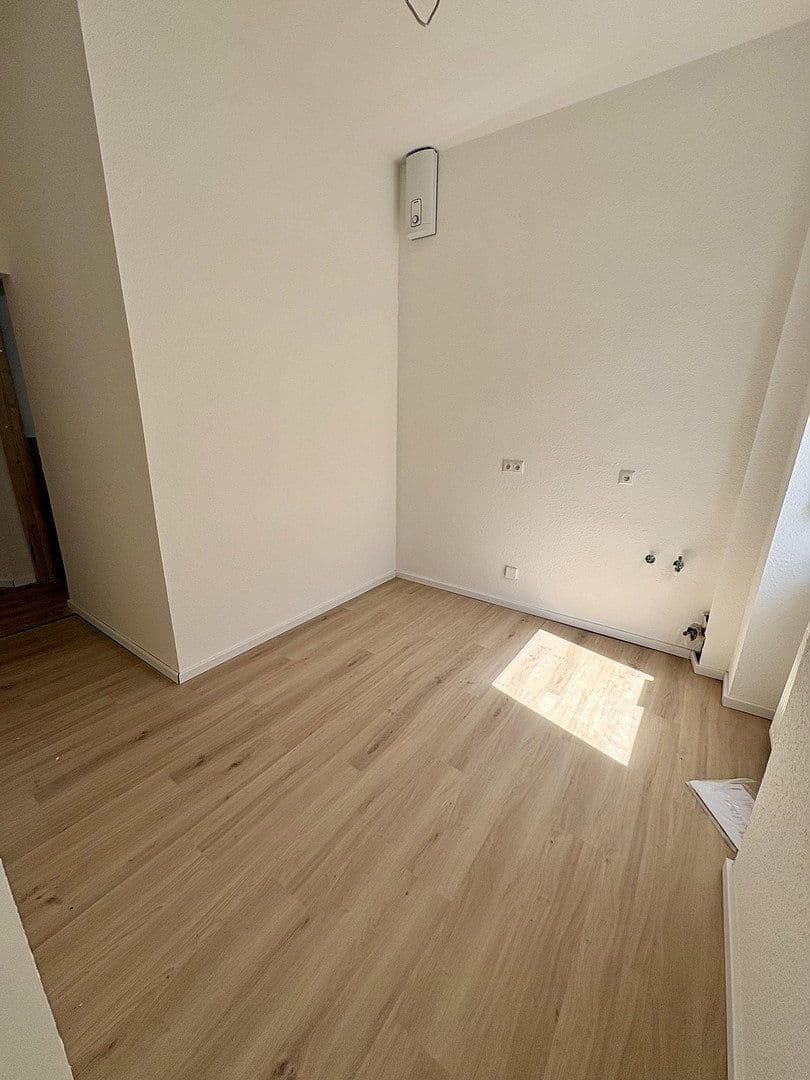 Prenájom bytu 3-izbový 84 m², Frankfurt, Hesensko Prenájom bytu 3-izbový 84 m², Frankfurt, Hesensko