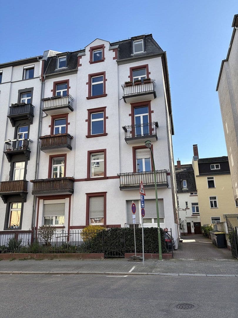 Prenájom bytu 3-izbový 84 m², Frankfurt, Hesensko Prenájom bytu 3-izbový 84 m², Frankfurt, Hesensko