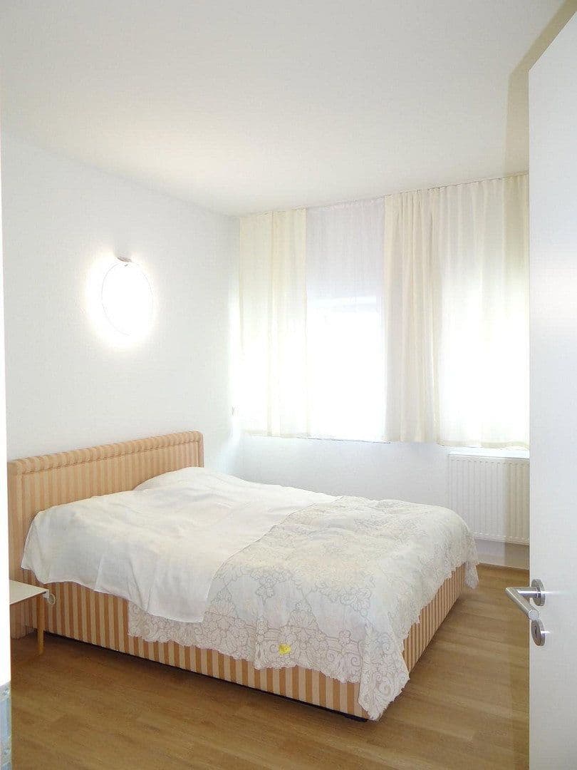 Prenájom bytu 3-izbový 88 m², Herdweg 35, Stuttgart, Bádensko-Wurttembersko Prenájom bytu 3-izbový 88 m², Herdweg 35, Stuttgart, Bádensko-Wurttembersko
