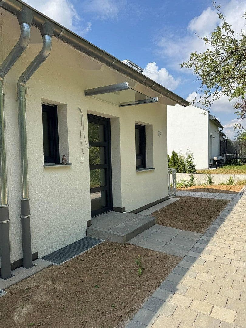Prenájom domu 136 m², pozemok 350 m², Steinenbronner Straße 31, Sindelfingen, Bádensko-Wurttembersko Prenájom domu 136 m², pozemok 350 m², Steinenbronner Straße 31, Sindelfingen, Bádensko-Wurttembersko