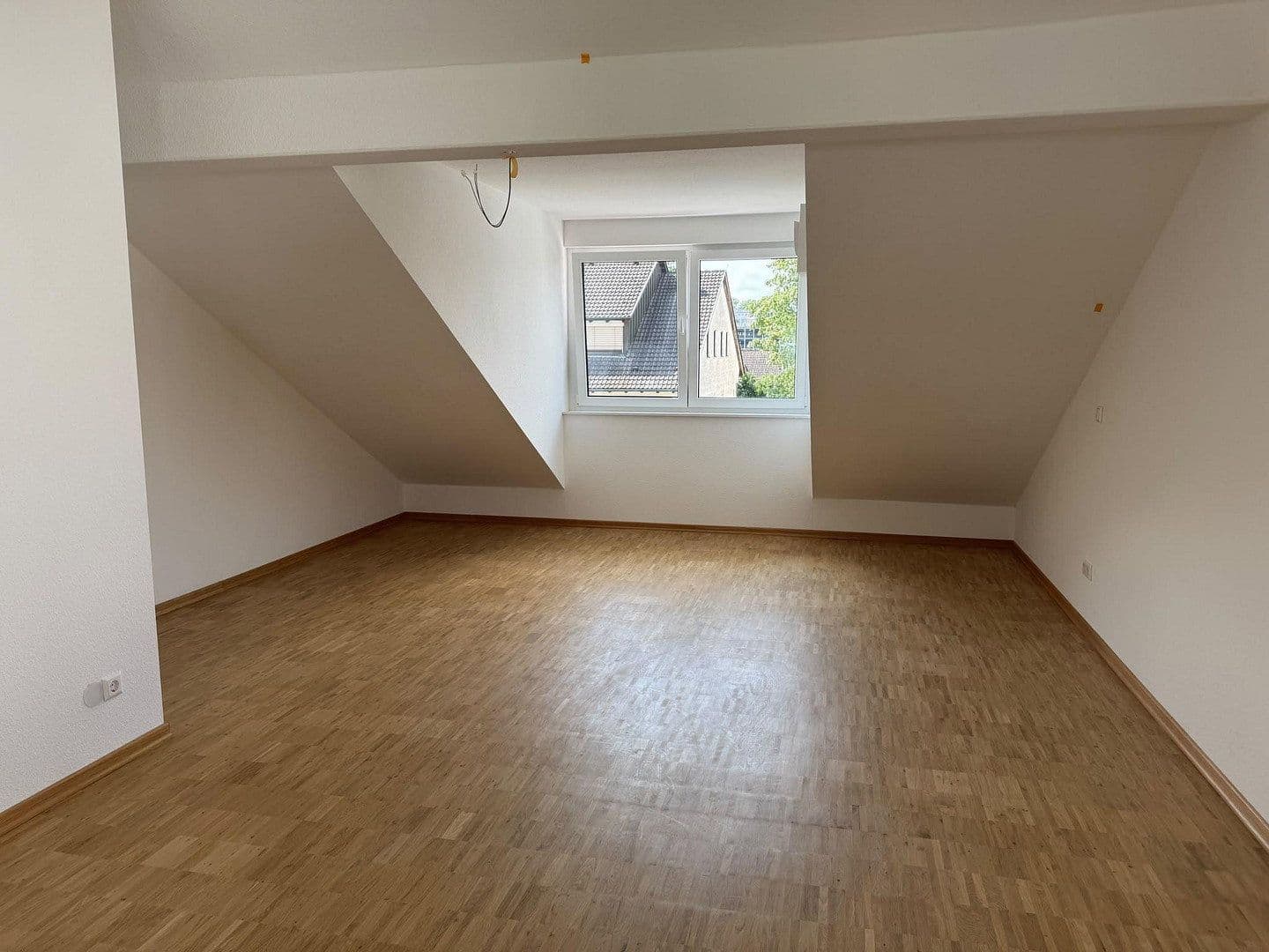 Prenájom domu 136 m², pozemok 350 m², Steinenbronner Straße 31, Sindelfingen, Bádensko-Wurttembersko Prenájom domu 136 m², pozemok 350 m², Steinenbronner Straße 31, Sindelfingen, Bádensko-Wurttembersko