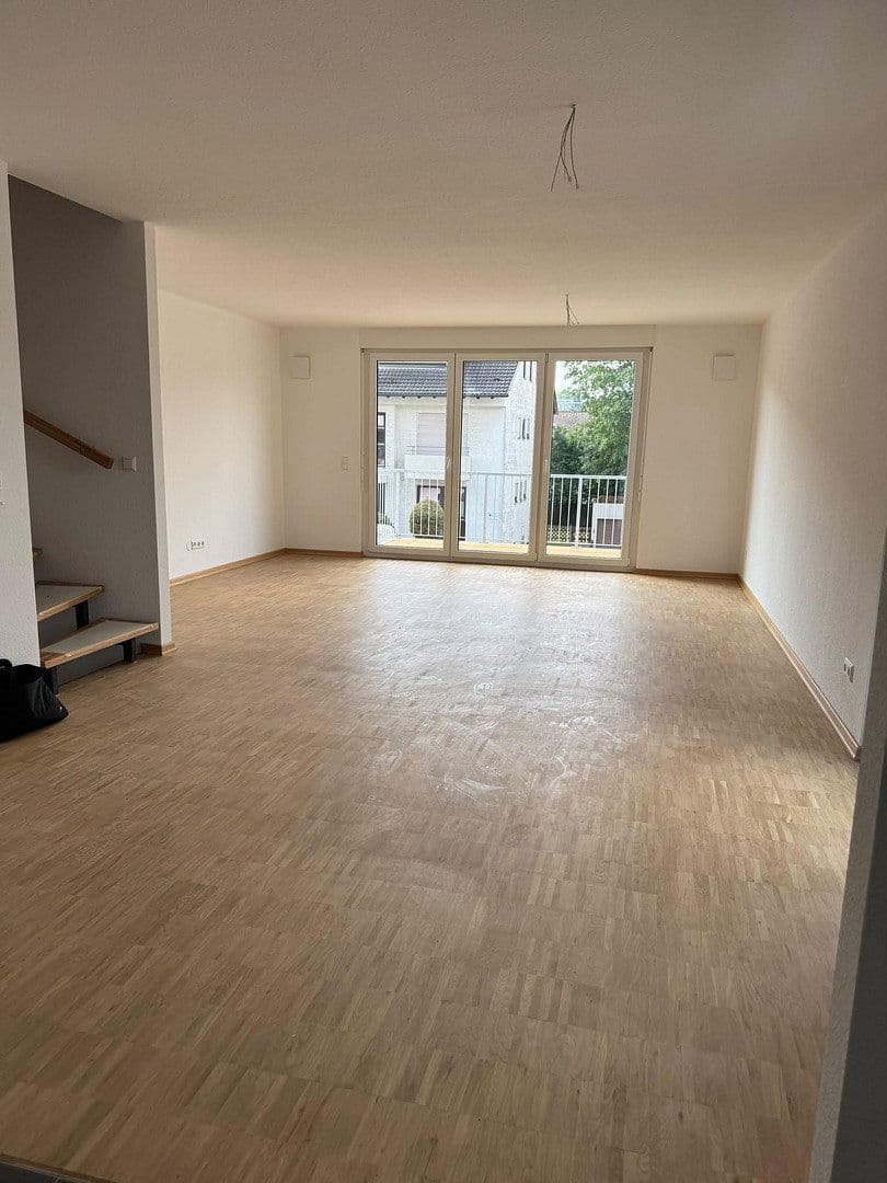 Prenájom domu 136 m², pozemok 350 m², Steinenbronner Straße 31, Sindelfingen, Bádensko-Wurttembersko Prenájom domu 136 m², pozemok 350 m², Steinenbronner Straße 31, Sindelfingen, Bádensko-Wurttembersko
