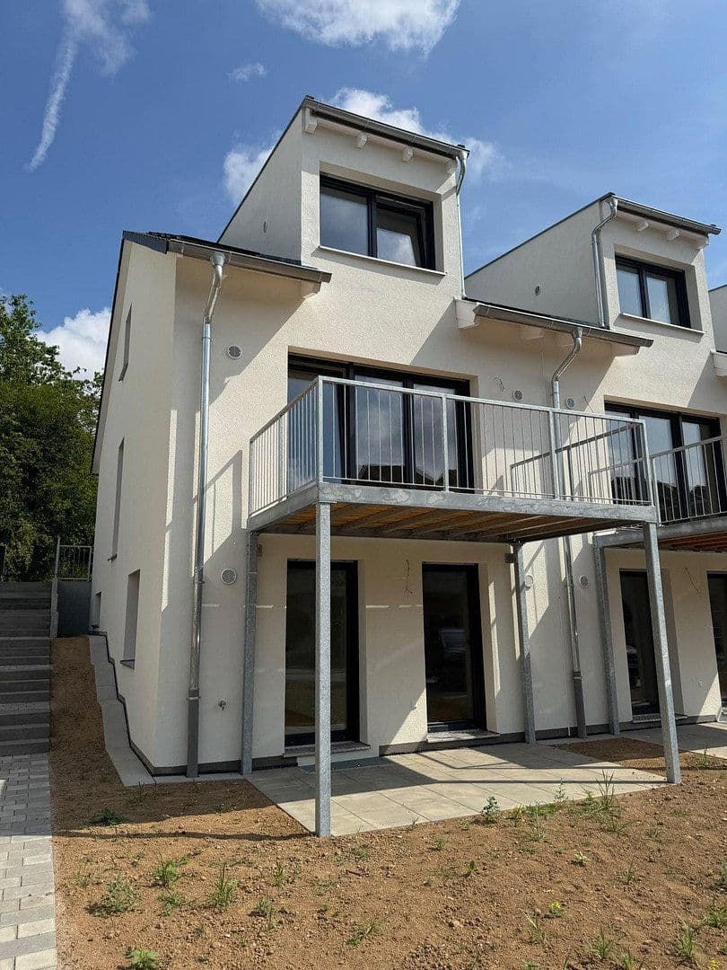 Prenájom domu 136 m², pozemok 350 m², Steinenbronner Straße 31, Sindelfingen, Bádensko-Wurttembersko Prenájom domu 136 m², pozemok 350 m², Steinenbronner Straße 31, Sindelfingen, Bádensko-Wurttembersko