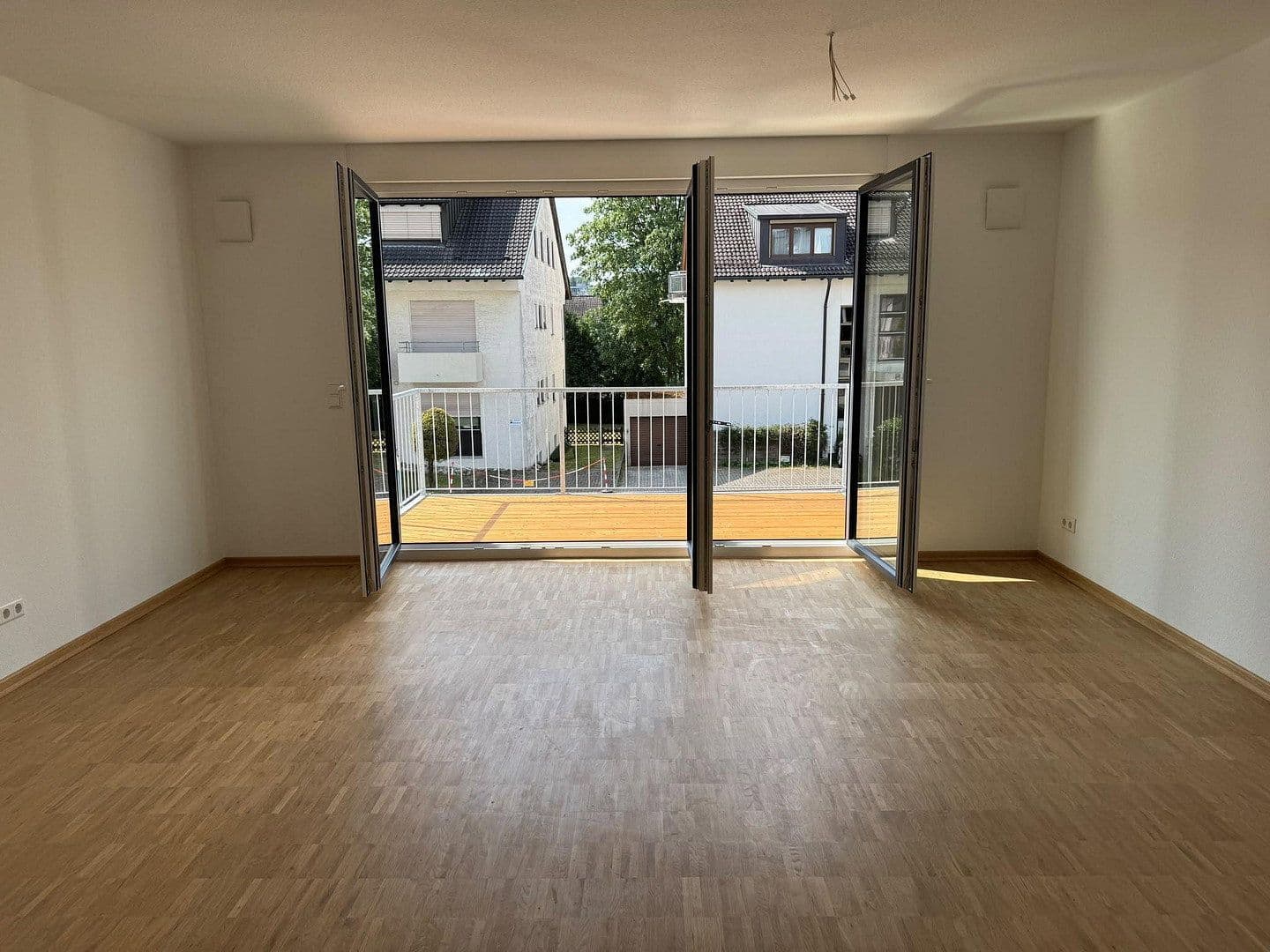 Prenájom domu 136 m², pozemok 350 m², Steinenbronner Straße 31, Sindelfingen, Bádensko-Wurttembersko Prenájom domu 136 m², pozemok 350 m², Steinenbronner Straße 31, Sindelfingen, Bádensko-Wurttembersko