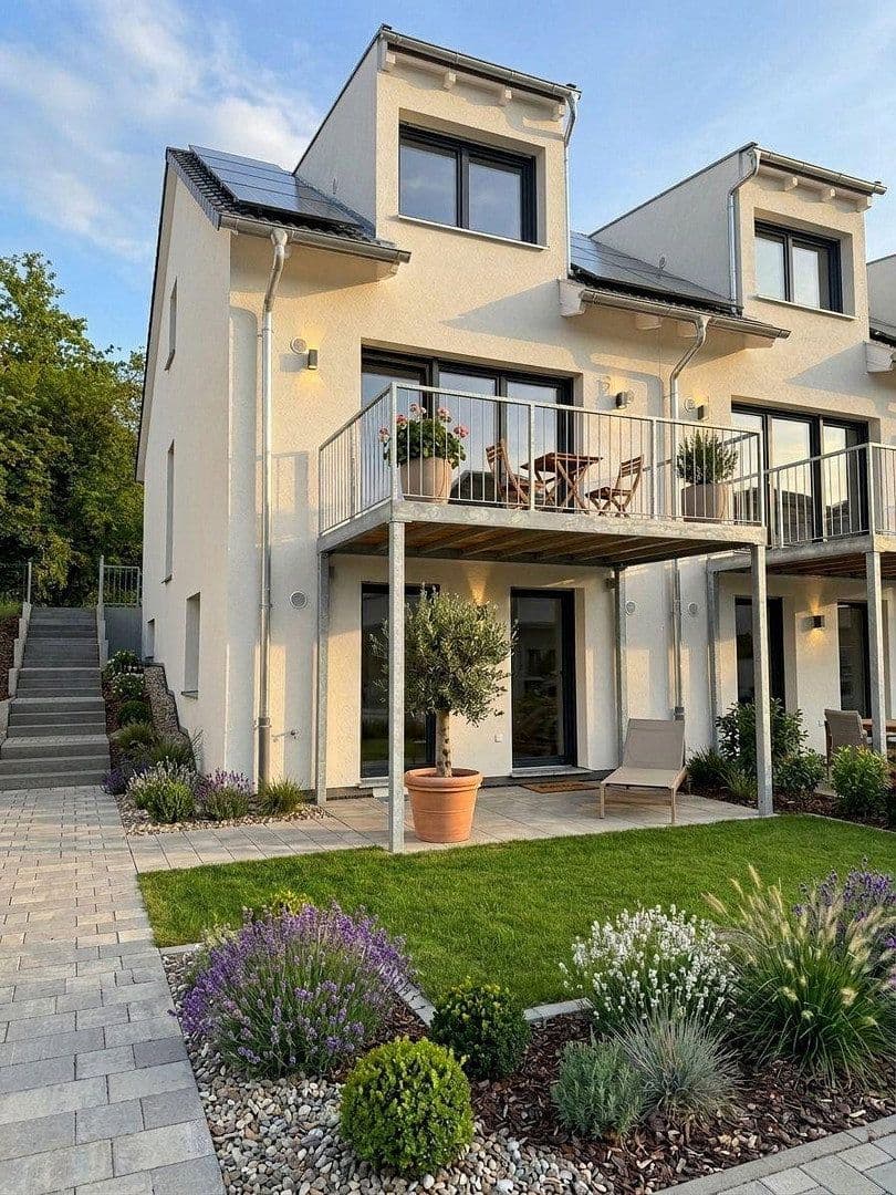 Prenájom domu 136 m², pozemok 350 m², Steinenbronner Straße 31, Sindelfingen, Bádensko-Wurttembersko Prenájom domu 136 m², pozemok 350 m², Steinenbronner Straße 31, Sindelfingen, Bádensko-Wurttembersko