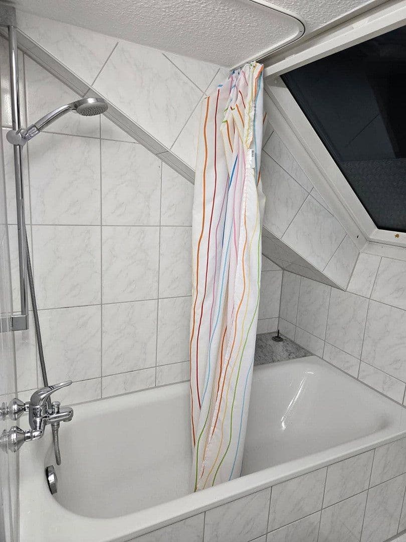 Prenájom bytu 2-izbový 40 m², Waiblingen, Bádensko-Wurttembersko Prenájom bytu 2-izbový 40 m², Waiblingen, Bádensko-Wurttembersko