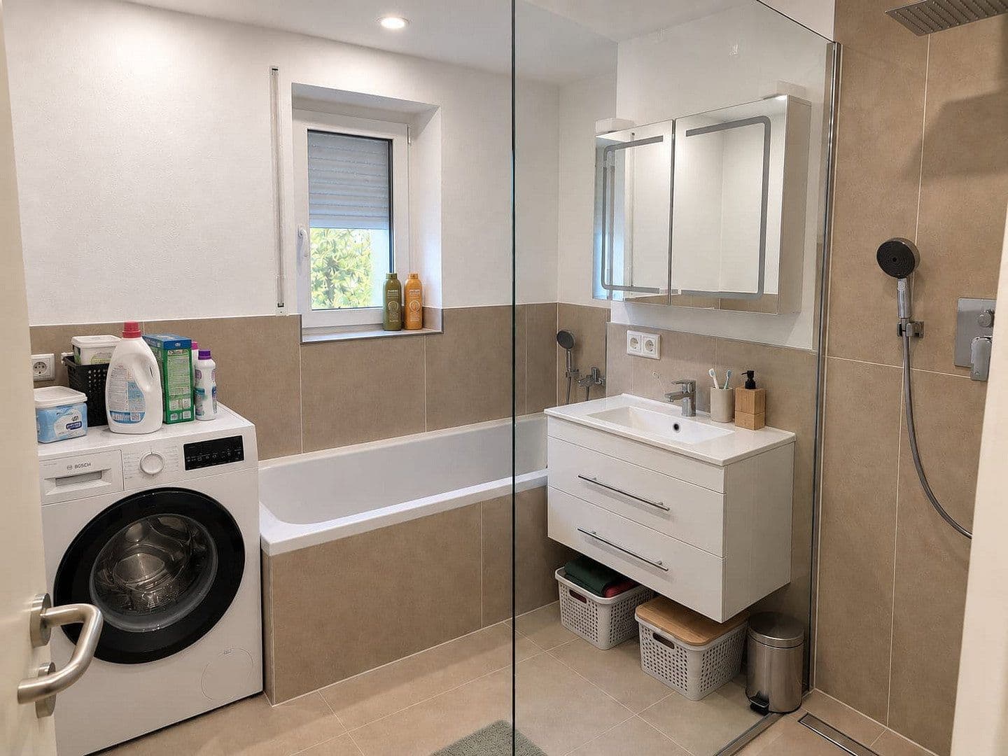 Prenájom bytu 3-izbový 71 m², St.-Gallener-Straße 42, Ulm, Bádensko-Wurttembersko Prenájom bytu 3-izbový 71 m², St.-Gallener-Straße 42, Ulm, Bádensko-Wurttembersko