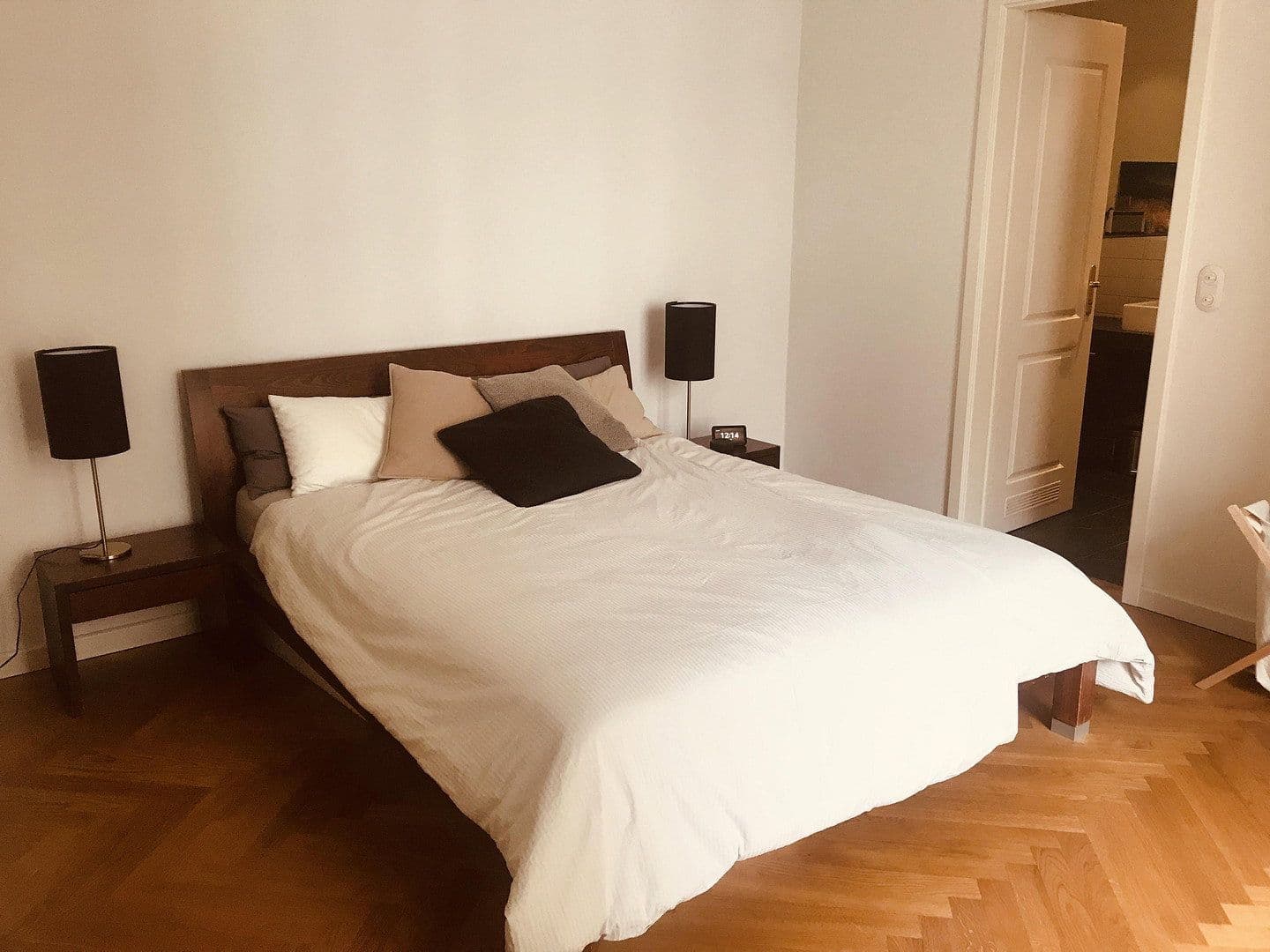 Predaj bytu 4-izbový 120 m², Berlin, Berlín Predaj bytu 4-izbový 120 m², Berlin, Berlín